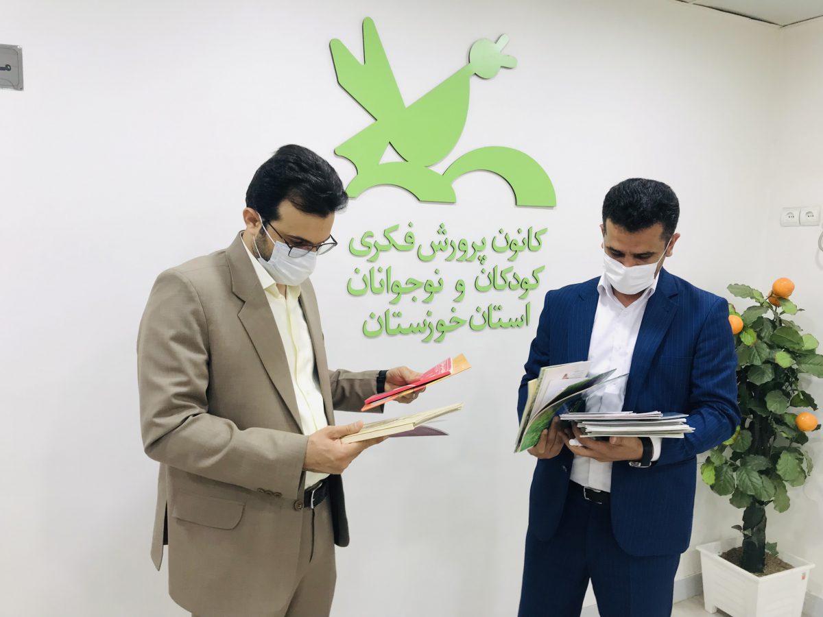 مدیرعامل شرکت ساب خوزستان به مناسبت هفته ملی کودک و آغاز همکاری های مشترک با مدیرکل کانون پرورش فکری کودکان و نوجوانان خوزستان دیدار کرد